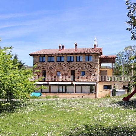 La Romanika De Fellini San Martín de Elines Buitenkant foto