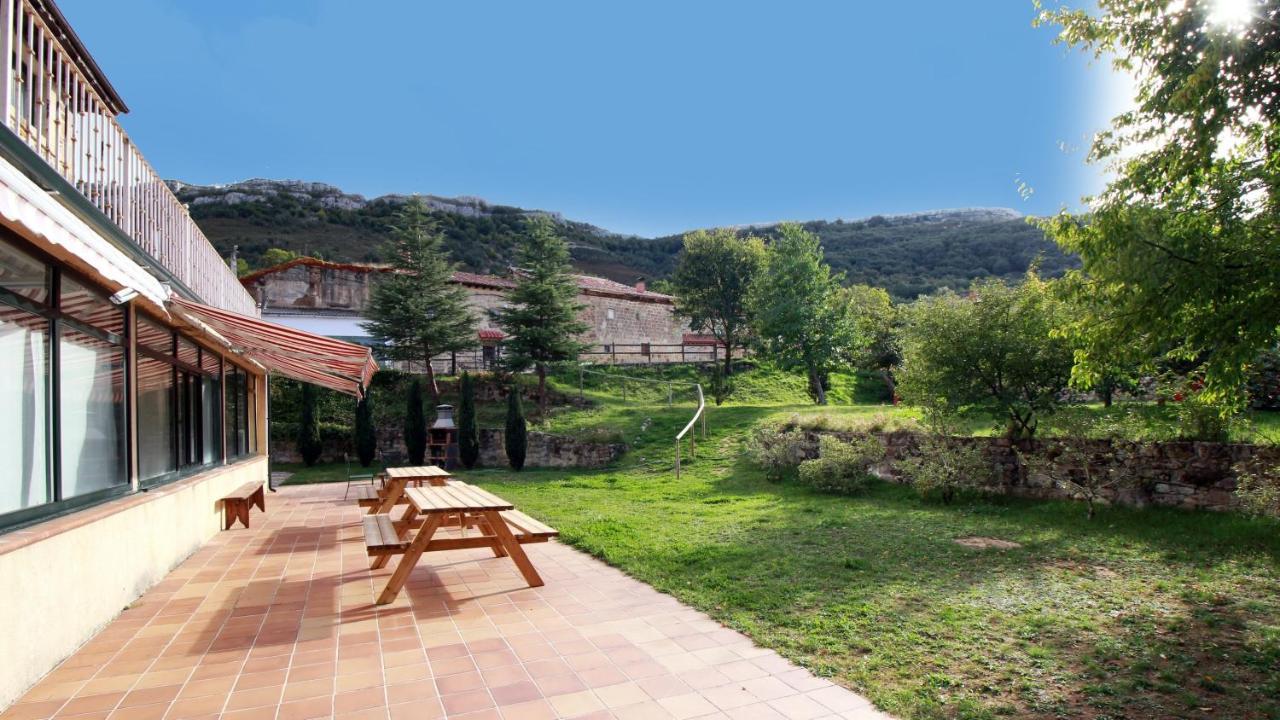La Romanika De Fellini San Martín de Elines Buitenkant foto