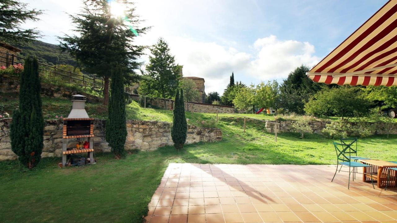 La Romanika De Fellini San Martín de Elines Buitenkant foto