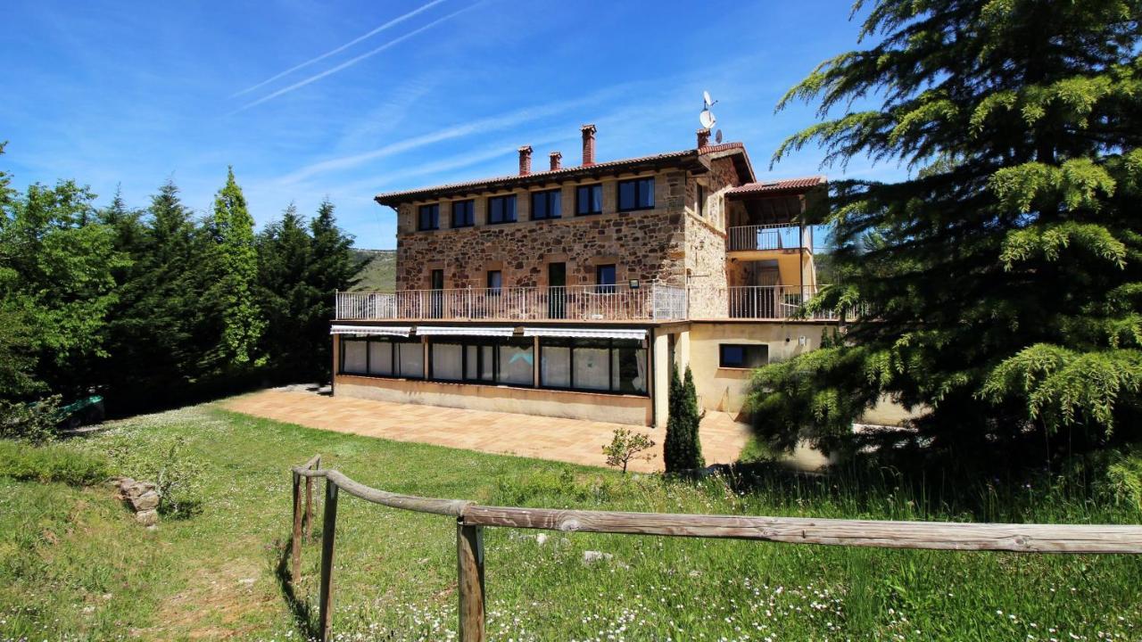 La Romanika De Fellini San Martín de Elines Buitenkant foto