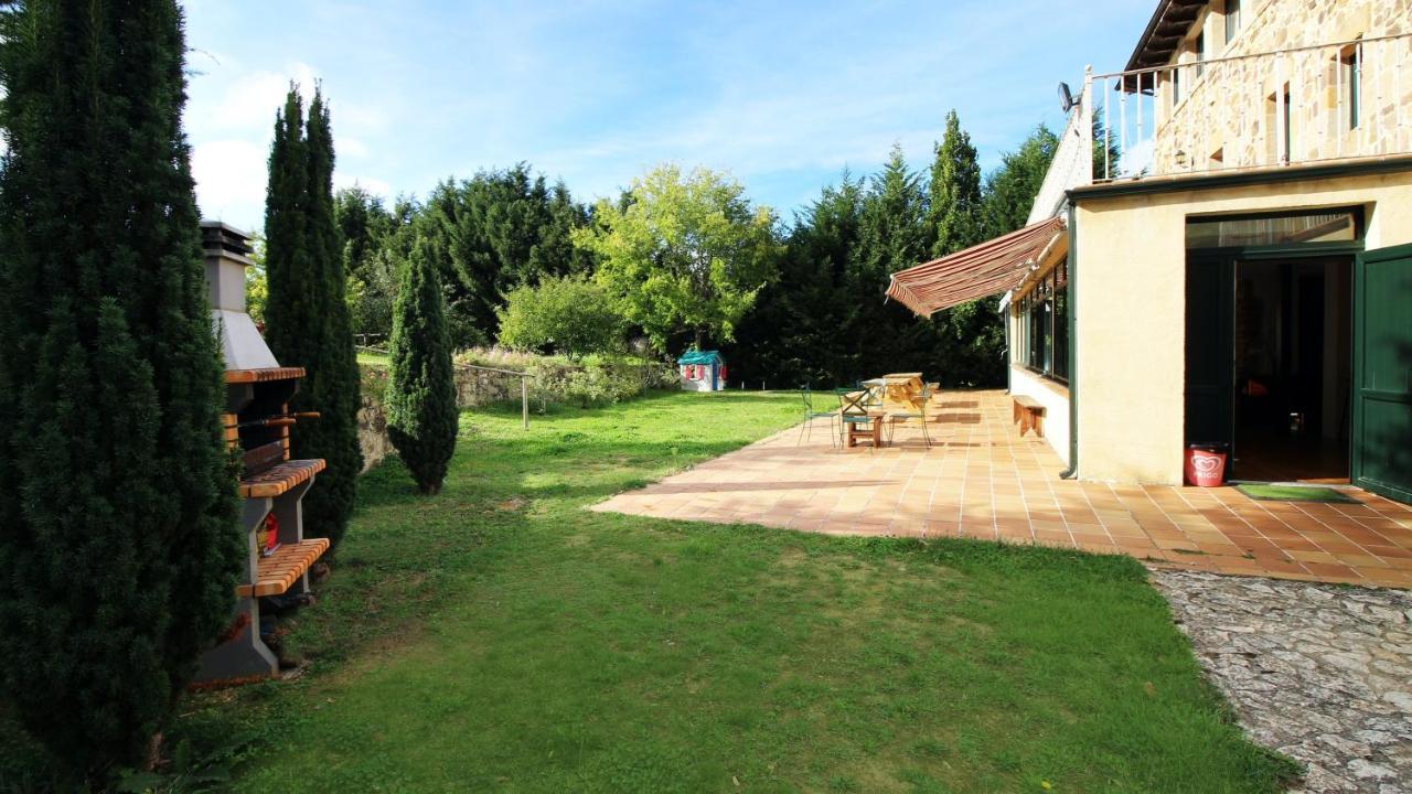 La Romanika De Fellini San Martín de Elines Buitenkant foto