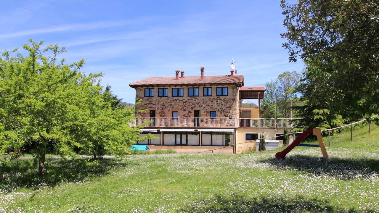 La Romanika De Fellini San Martín de Elines Buitenkant foto